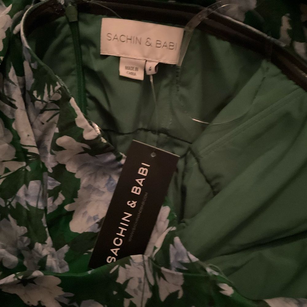 NWT Sachin + Babi Kennedy Gown in Kelly Green Size 4 - Picture 13 of 13